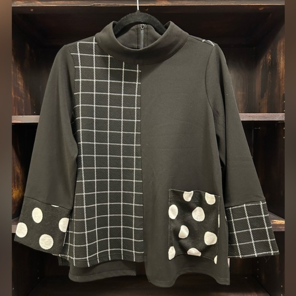 NEW IC Collection Geometric Black + White Women’s Top | Mixed Pattern | Size S